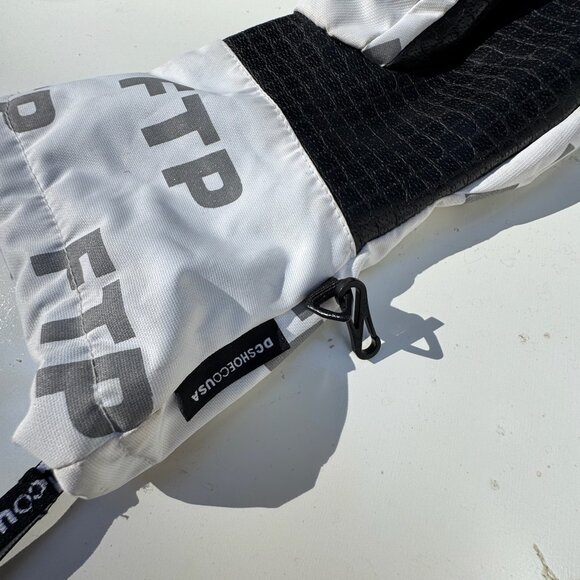 FTP x DC Shoes Collab Snow Mittens- Men Size L, Brand New Limited Edition - Picture 5 of 8